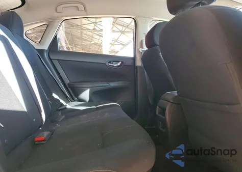 2018 Nissan Sentra S z USA, uszkodzony, nr VIN 3N1AB7AP7JY222810